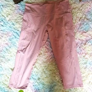 VICTORIA SECRET SPORT CAPRI LEGGINGS